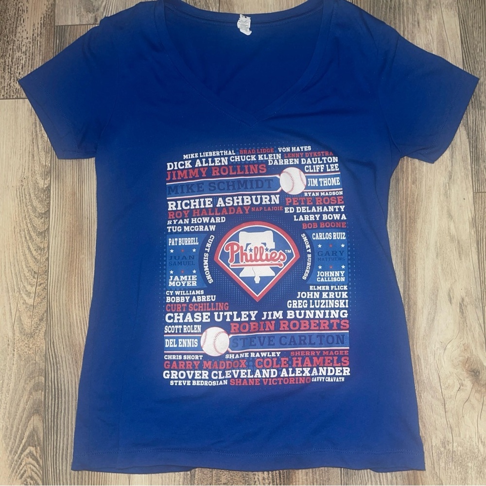 Philadelphia Phillies MLB Next Level Women’s Large Fitted Tee V Neck Shirt Blue